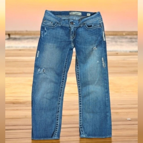 BKE Buckle Sabrina Cropped denim distressed Jeans Sz 27   Embroidery on pockets - Picture 1 of 8